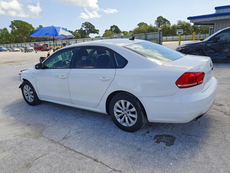 62026016 :رقم المزاد ، 1VWAT7A3XFC005918 vin ، 2015 Volkswagen Passat مزاد بيع