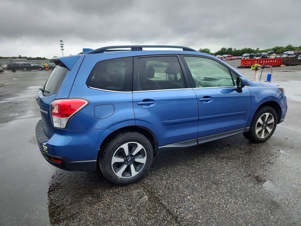 Продажа на аукционе авто 2018 Subaru Forester, vin: JF2SJARC1JH570814, номер лота: 61853616
