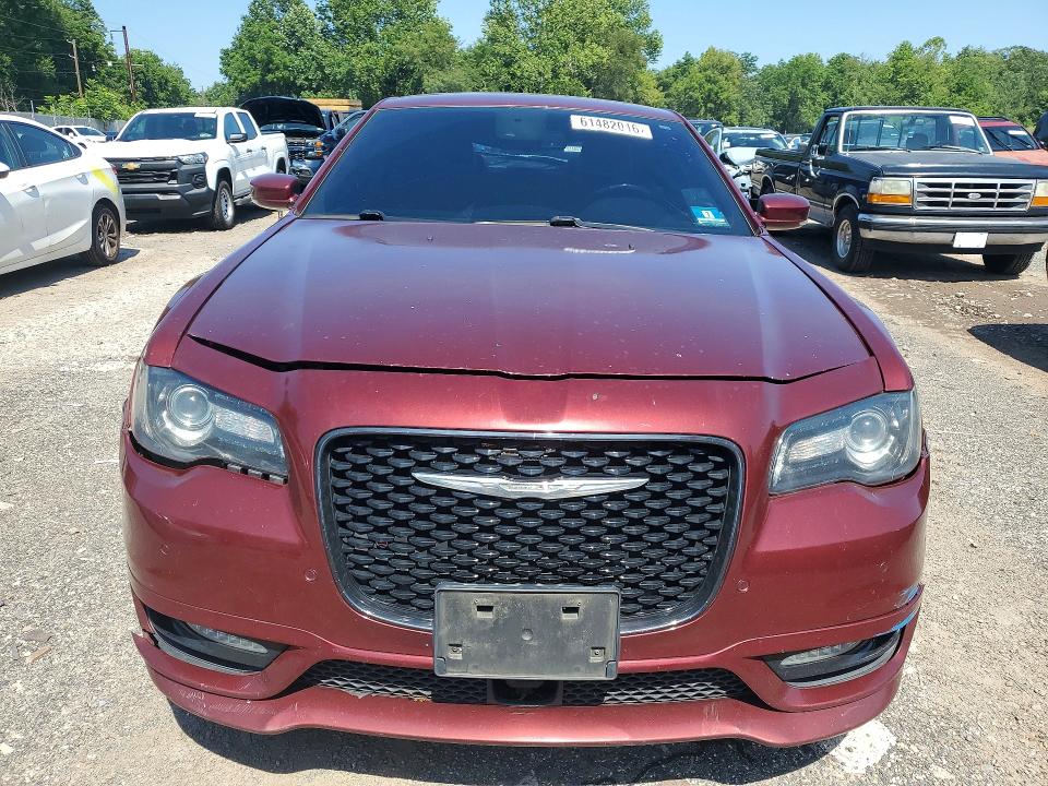 61482016 :رقم المزاد ، 2C3CCABG7JH296091 vin ، 2018 Chrysler 300 مزاد بيع