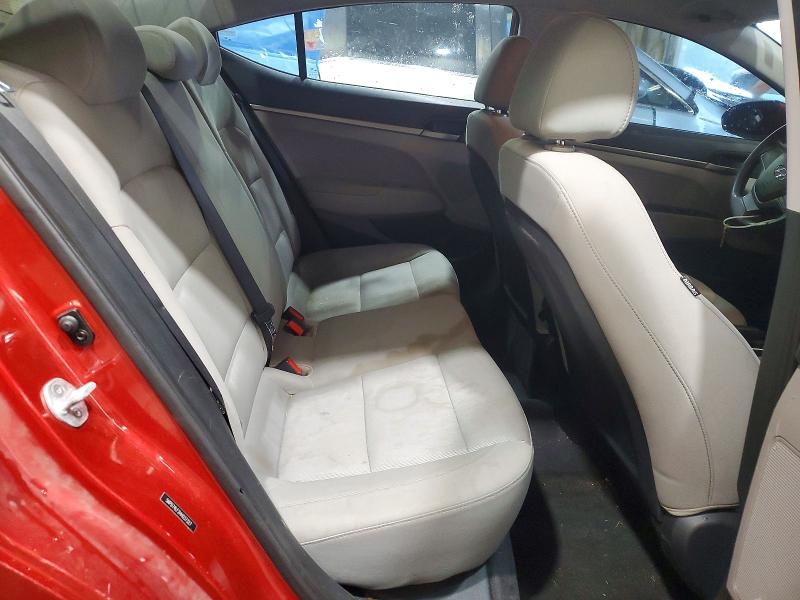 60606776 :رقم المزاد ، 5NPD74LF2HH037327 vin ، 2017 Hyundai Elantra مزاد بيع