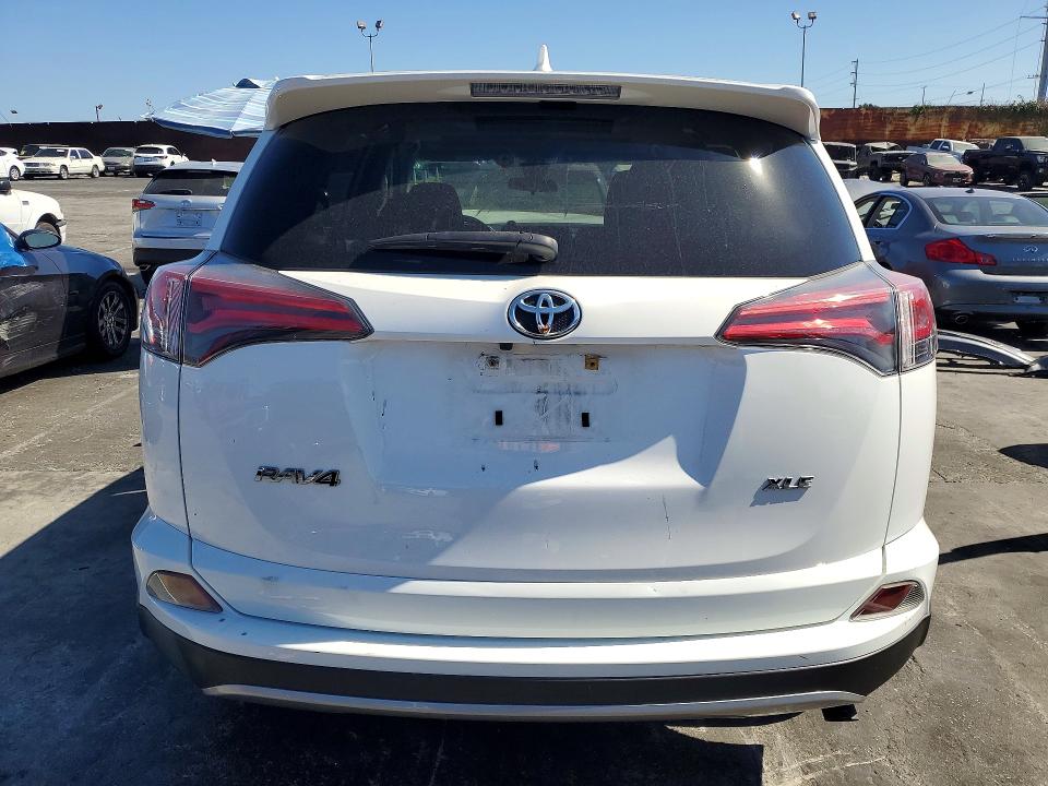 62801596 :رقم المزاد ، JTMWFREV5HD106742 vin ، 2017 Toyota Rav4 مزاد بيع