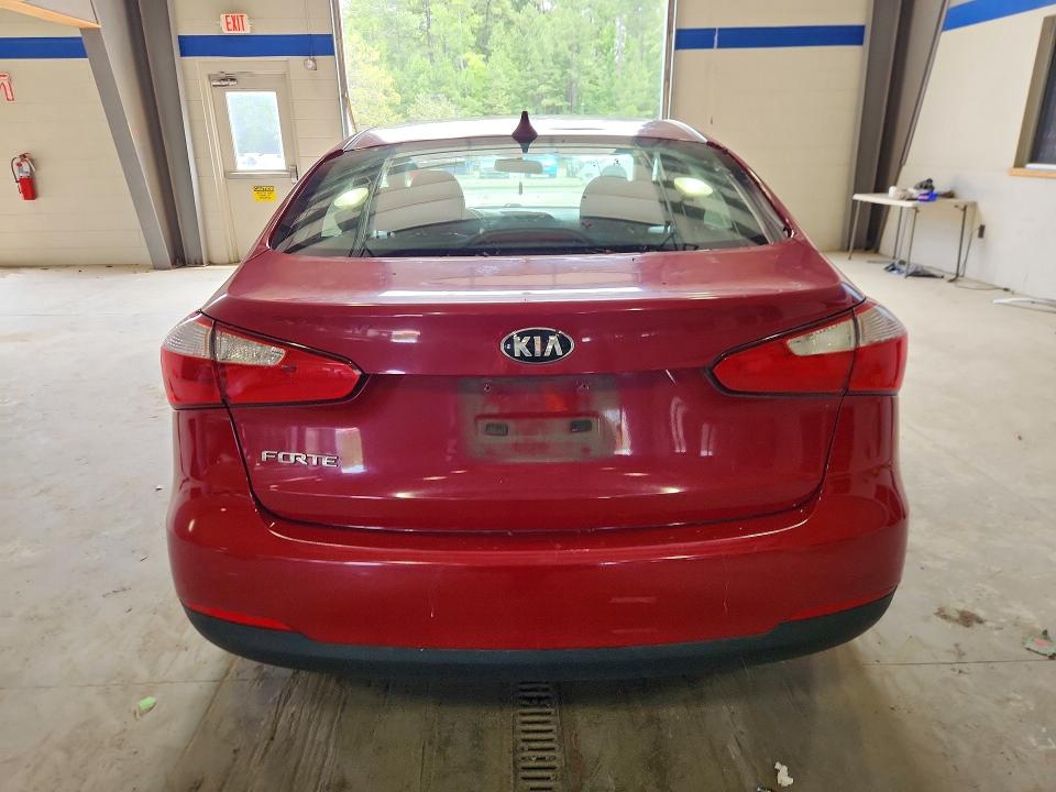 2015 Kia Forte მანქანა იყიდება აუქციონზე, vin: KNAFX4A62F5367796, აუქციონის ნომერი: 62533606