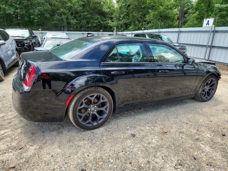 53258306 :رقم المزاد ، 2C3CCAAG2KH675986 vin ، 2019 Chrysler 300 مزاد بيع