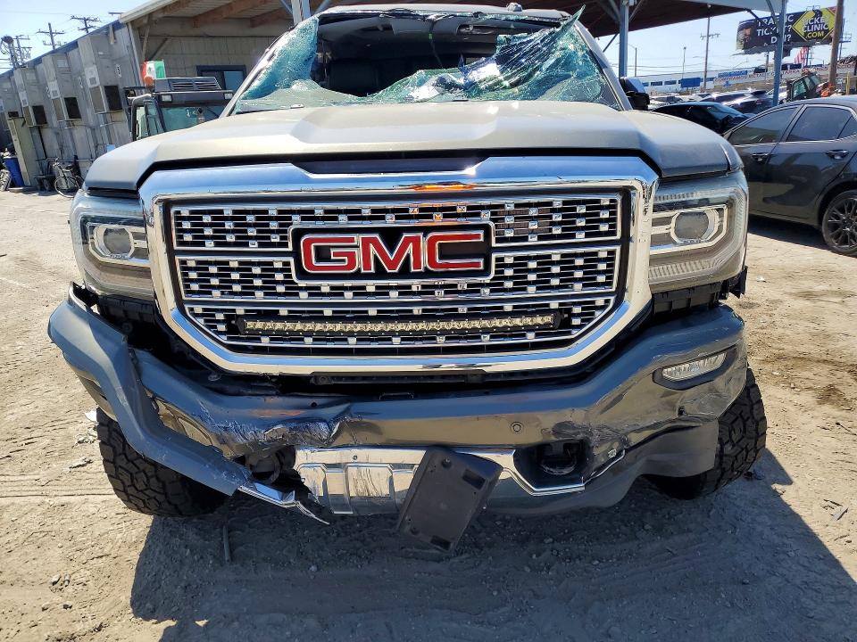 61393286 :رقم المزاد ، 3GTU2PEC7JG343764 vin ، 2018 Gmc Sierra مزاد بيع