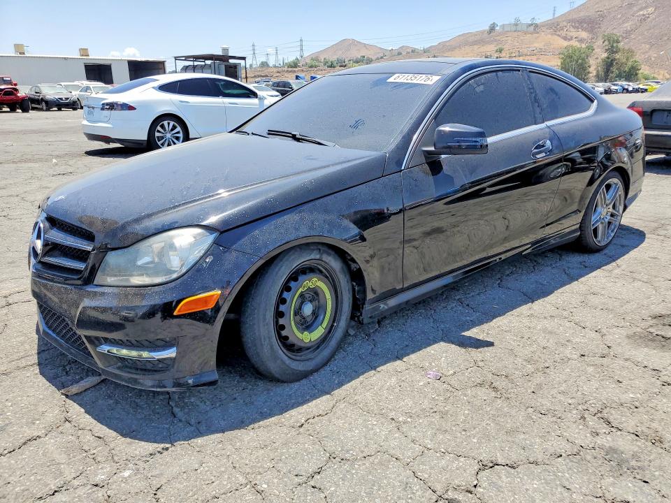 Продажа на аукционе авто 2015 Mercedes-benz C, vin: WDDGJ4HB7FG385734, номер лота: 61135176