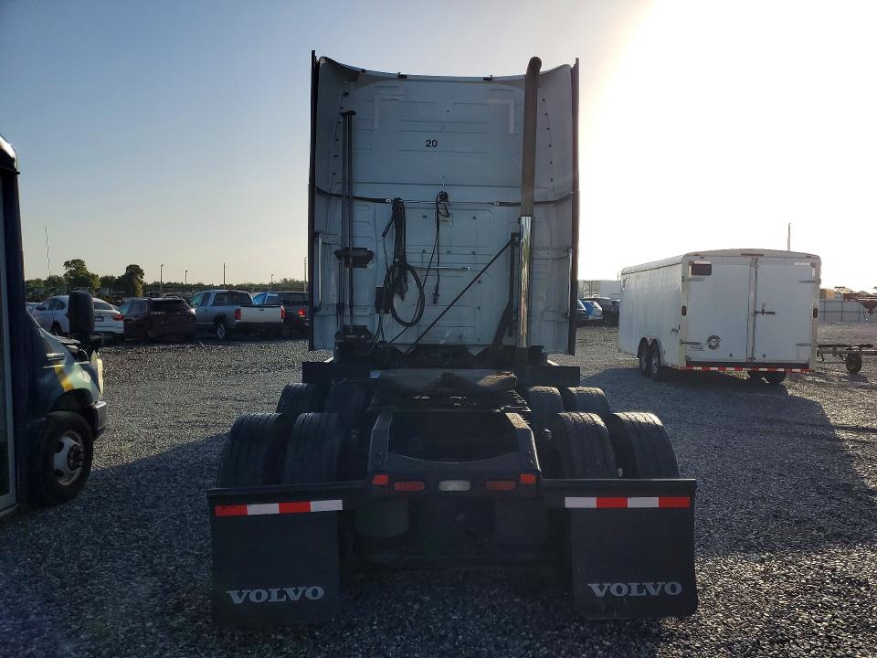 59232816 :رقم المزاد ، 4V4NC9EH9LN259825 vin ، 2020 Volvo Vnl مزاد بيع