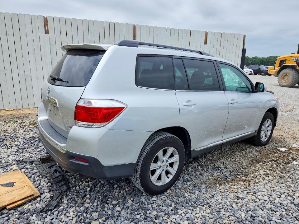 2013 Toyota Highlander მანქანა იყიდება აუქციონზე, vin: 5TDBK3EH9DS184053, აუქციონის ნომერი: 62259116