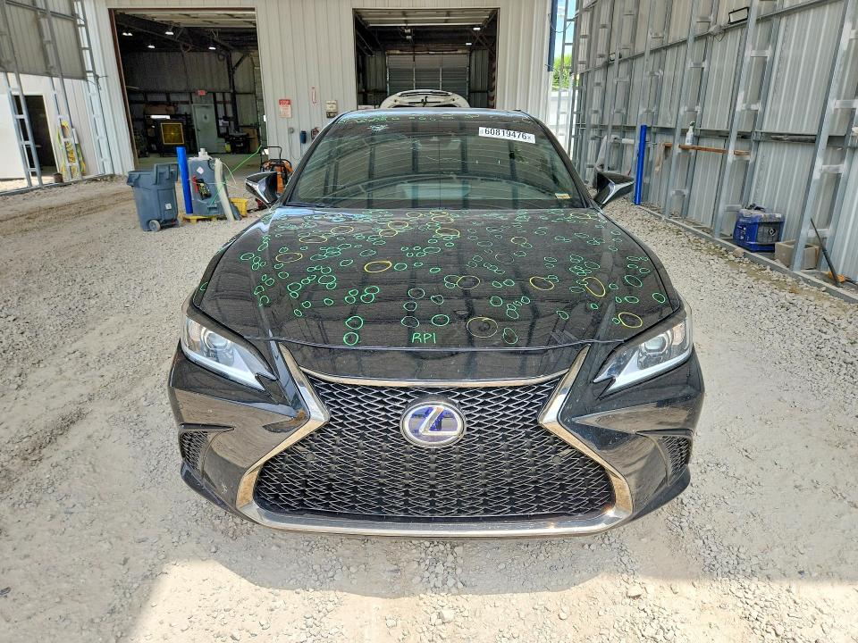 60819476 :رقم المزاد ، 58AGA1C19NU023013 vin ، 2022 Lexus Es 300h مزاد بيع