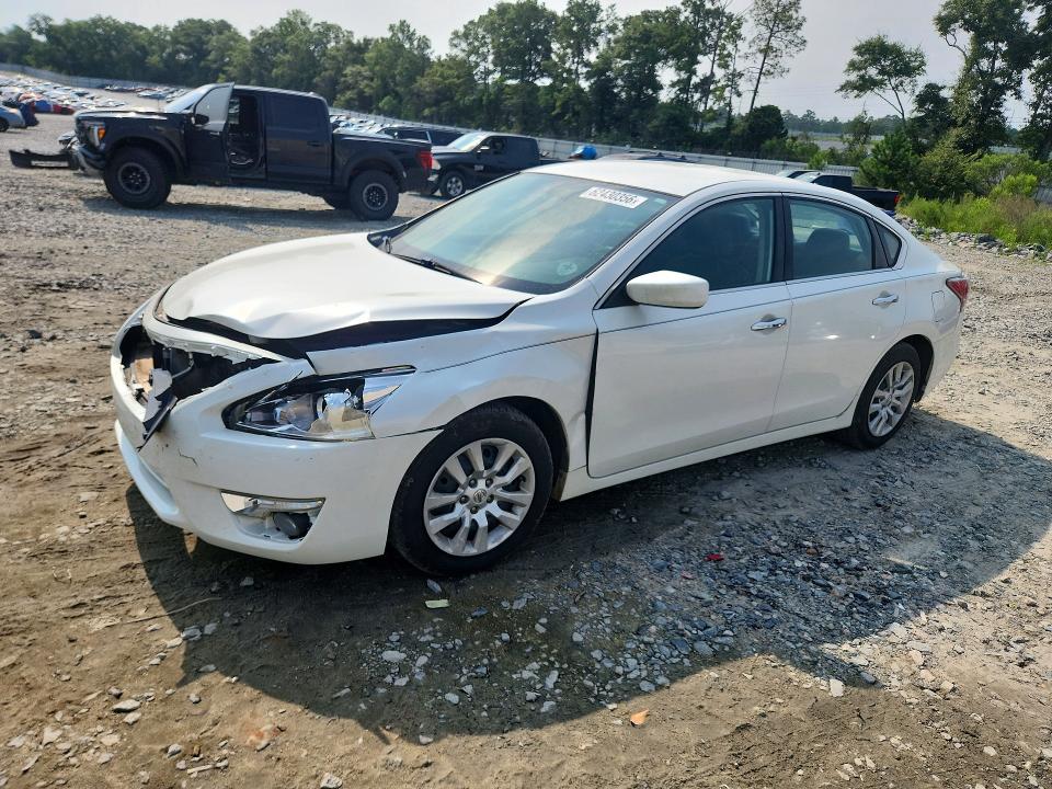2015 Nissan Altima მანქანა იყიდება აუქციონზე, vin: 1N4AL3AP8FC215003, აუქციონის ნომერი: 62430356