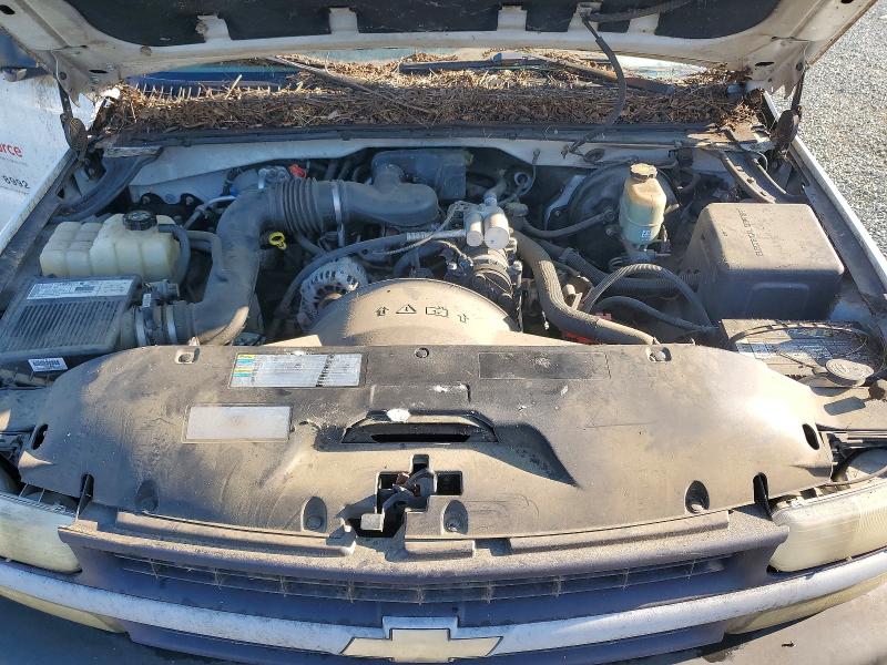61204016 :رقم المزاد ، 1GCEC14W72Z208652 vin ، 2002 Chevrolet Silverado مزاد بيع