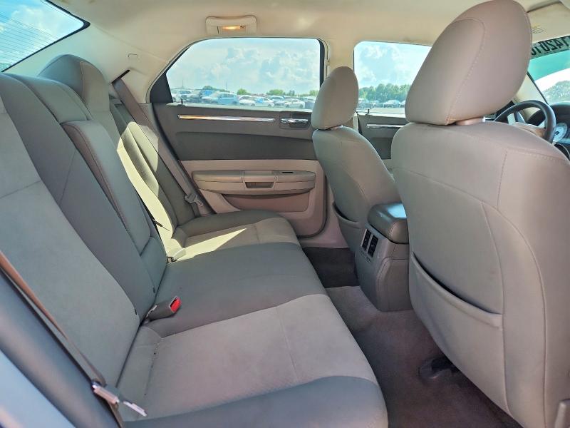 2010 Chrysler 300 მანქანა იყიდება აუქციონზე, vin: 2C3CA4CD2AH105317, აუქციონის ნომერი: 61142016