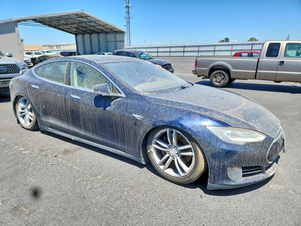 2013 Tesla Model S მანქანა იყიდება აუქციონზე, vin: 5YJSA1CG2DFP04938, აუქციონის ნომერი: 60132526