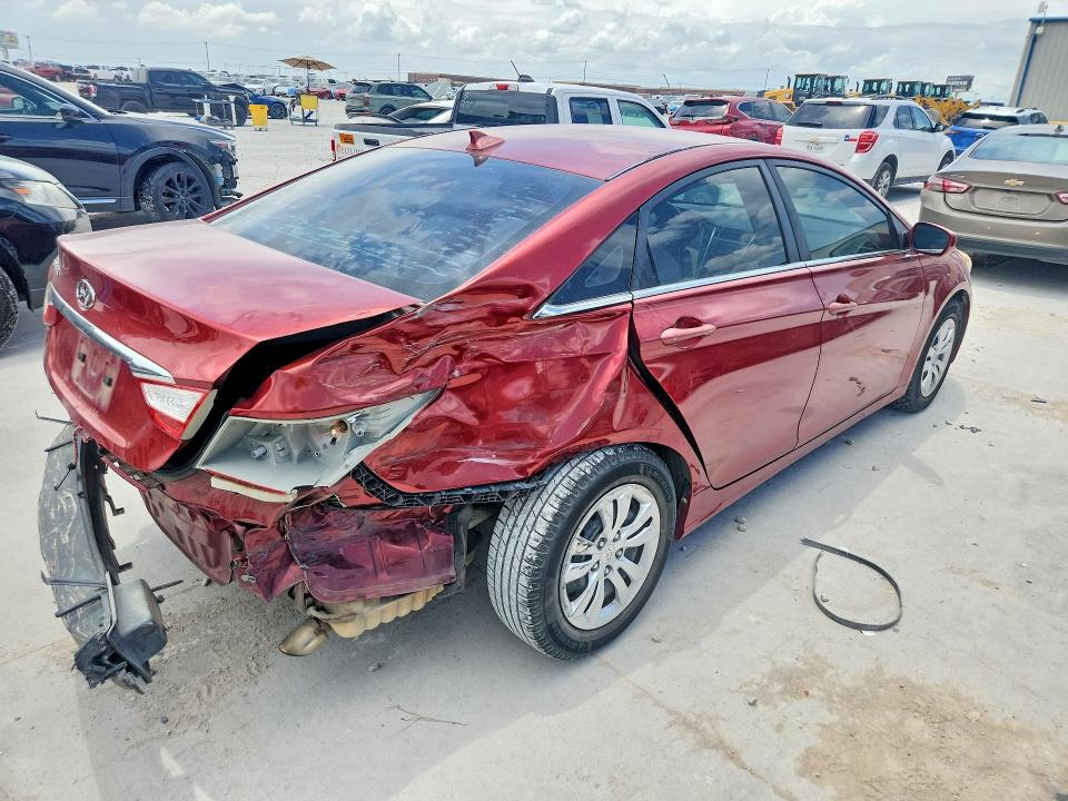 61215346 :رقم المزاد ، 5NPEB4AC0DH608352 vin ، 2013 Hyundai Sonata مزاد بيع