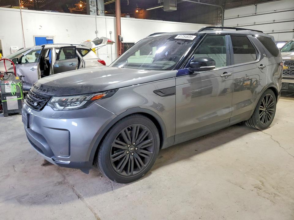 61754606 :رقم المزاد ، SALRRBBV8HA013305 vin ، 2017 Land Rover Discovery مزاد بيع