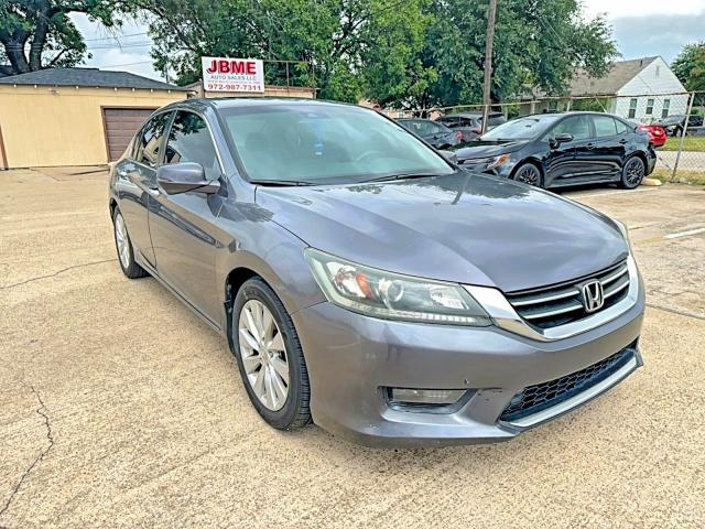 61169046 :رقم المزاد ، 1HGCR2F8XFA154800 vin ، 2015 Honda Accord Ex/ مزاد بيع
