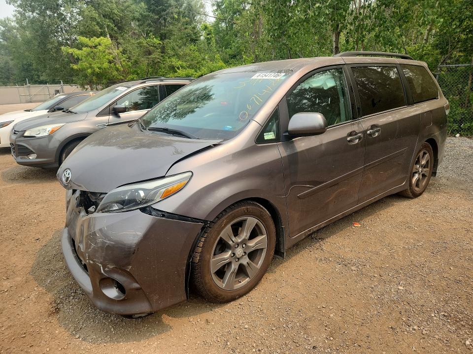 61541746 :رقم المزاد ، 5TDXZ3DC9HS890243 vin ، 2017 Toyota Sienna مزاد بيع