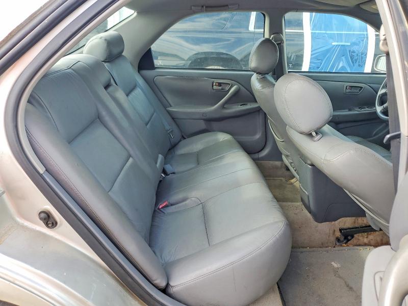 62245736 :رقم المزاد ، 4T1BG22K5YU007265 vin ، 2000 Toyota Camry مزاد بيع