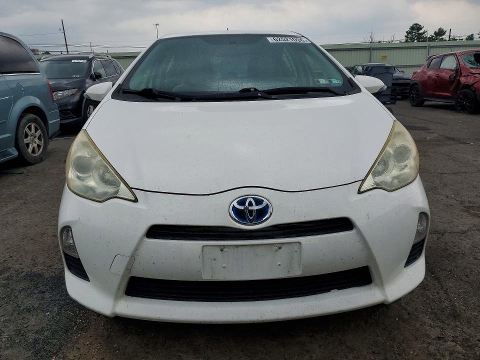 Продажа на аукционе авто 2012 Toyota Prius C, vin: JTDKDTB37C1518563, номер лота: 62521096