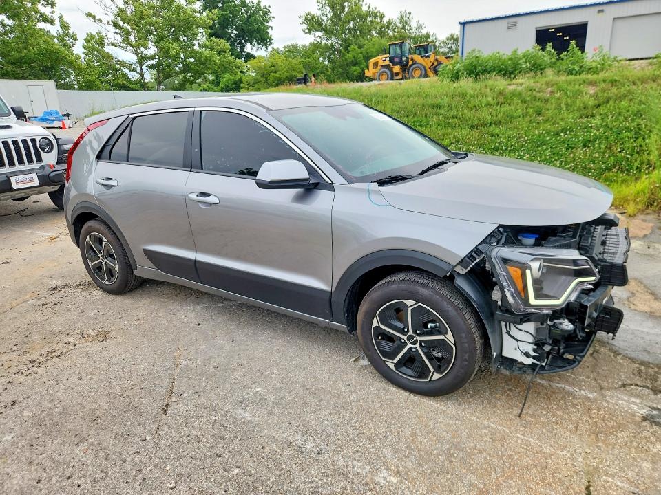 2026 Kia Niro მანქანა იყიდება აუქციონზე, vin: KNDCP3LE5T5322688, აუქციონის ნომერი: 60390606