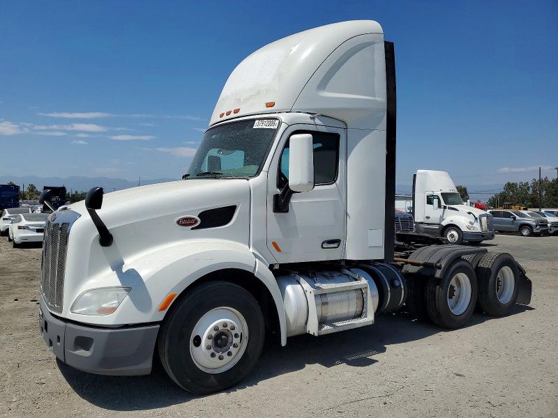 Продаж на аукціоні авто 2018 Peterbilt 579, vin: 1XPBD49X7JD479045, номер лоту: 57912006