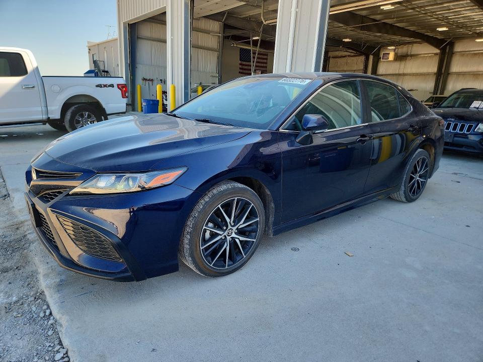 2022 Toyota Camry მანქანა იყიდება აუქციონზე, vin: 4T1G11AK6NU075735, აუქციონის ნომერი: 60322776