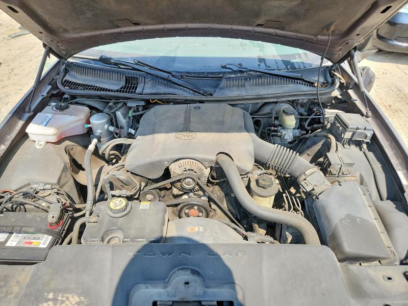 59534566 :رقم المزاد ، 1LNHM82WX1Y722520 vin ، 2001 Lincoln Town Car مزاد بيع