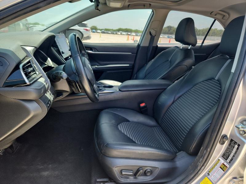 63689876 :رقم المزاد ، 4T1G11AK7MU512933 vin ، 2021 Toyota Camry مزاد بيع