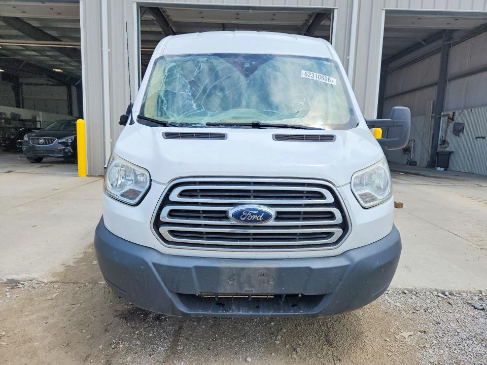 62310606 :رقم المزاد ، 1FTBW2CG8FKA37077 vin ، 2015 Ford Transit مزاد بيع