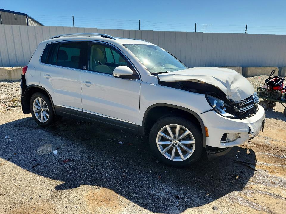 2017 Volkswagen Tiguan მანქანა იყიდება აუქციონზე, vin: WVGSV7AX0HW509489, აუქციონის ნომერი: 60605976