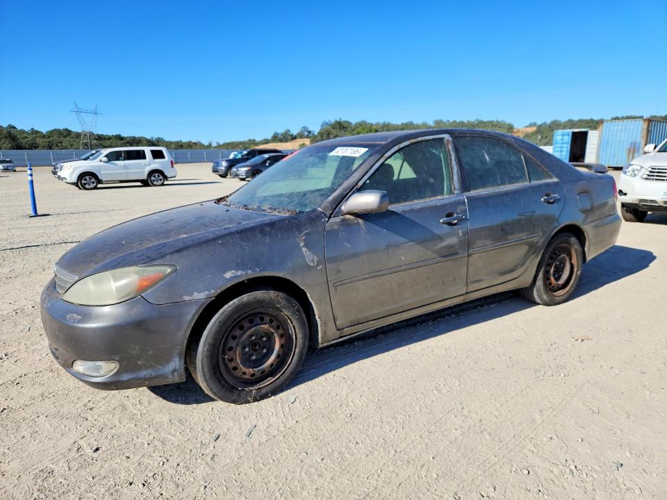 62707186 :رقم المزاد ، JTDBF30KX20026098 vin ، 2002 Toyota Camry مزاد بيع