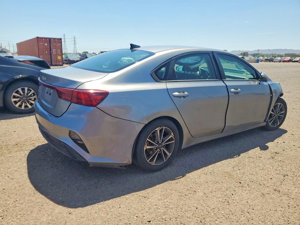 63143116 :رقم المزاد ، 3KPF24AD1RE738505 vin ، 2024 Kia Forte مزاد بيع