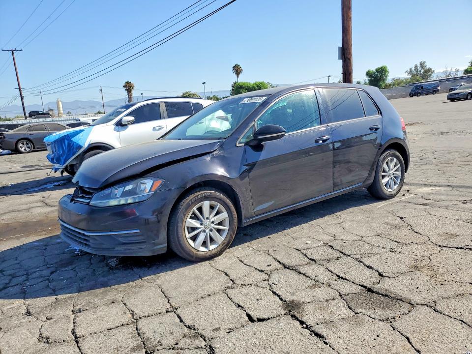 61060036 :رقم المزاد ، 3VWG17AUXJM254932 vin ، 2018 Volkswagen Golf مزاد بيع