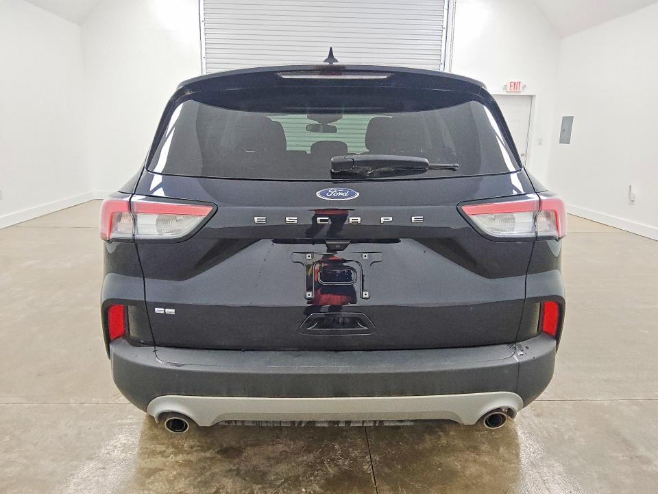61039886 :رقم المزاد ، 1FMCU0G6XMUB28932 vin ، 2021 Ford Escape مزاد بيع