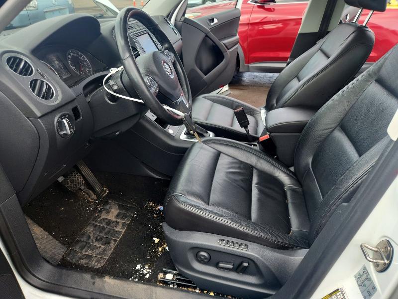 61894756 :رقم المزاد ، WVGUV7AX4HW506569 vin ، 2017 Volkswagen Tiguan مزاد بيع