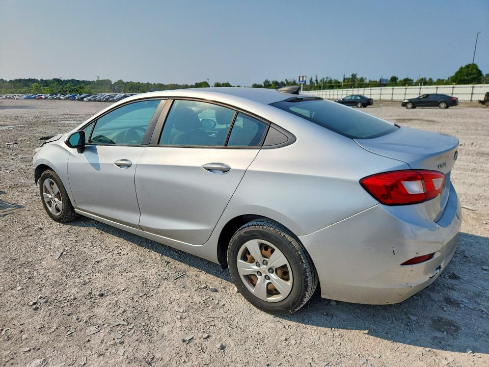 62653306 :رقم المزاد ، 1G1BB5SM5J7203998 vin ، 2018 Chevrolet Cruze مزاد بيع