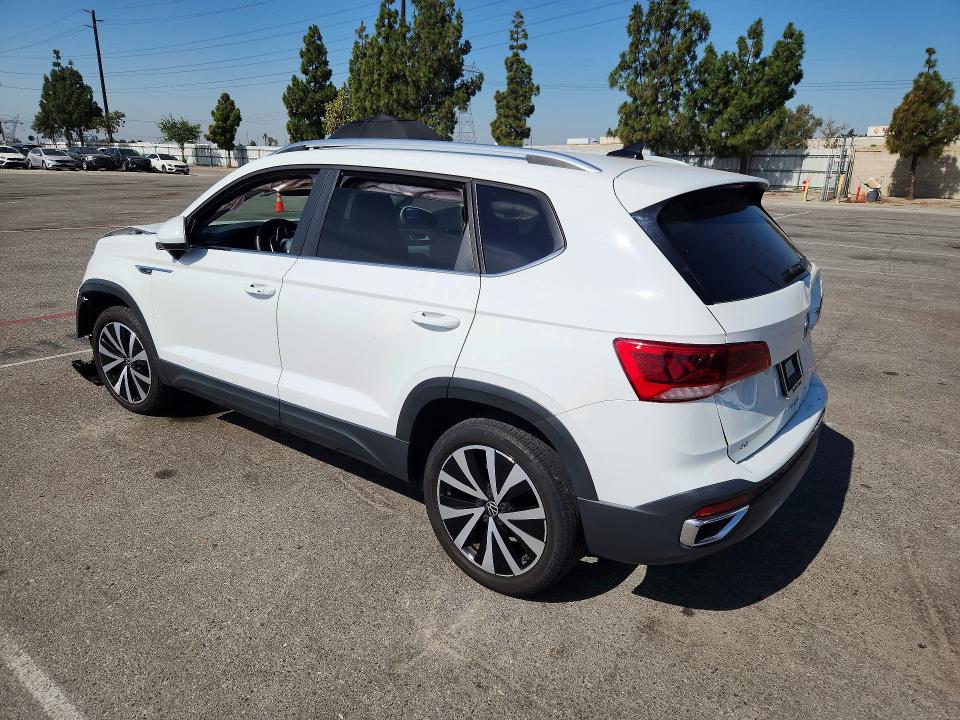2022 Volkswagen Taos მანქანა იყიდება აუქციონზე, vin: 3VVRX7B27NM021217, აუქციონის ნომერი: 61625676