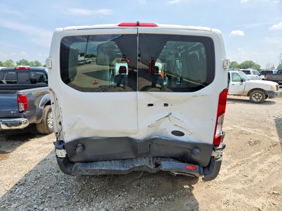 2015 Ford Transit მანქანა იყიდება აუქციონზე, vin: 1FTNE2YM4FKA32263, აუქციონის ნომერი: 63563266