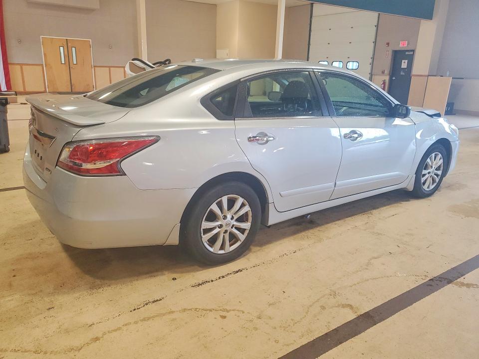 2014 Nissan Altima მანქანა იყიდება აუქციონზე, vin: 1N4AL3AP4EN232089, აუქციონის ნომერი: 59688696