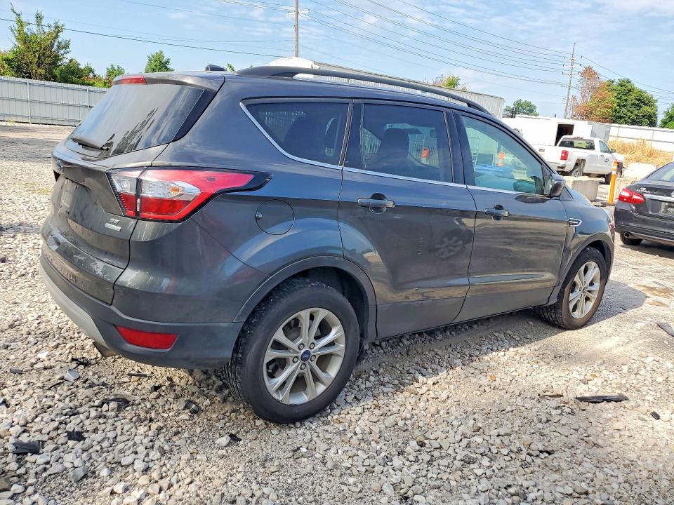 Продажа на аукционе авто 2018 Ford Escape, vin: 1FMCU0GD0JUB12250, номер лота: 61006036