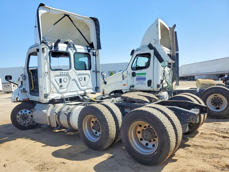 2021 Freightliner Cascadia 116 მანქანა იყიდება აუქციონზე, vin: 3AKJHTDV3MDMS8011, აუქციონის ნომერი: 62924626