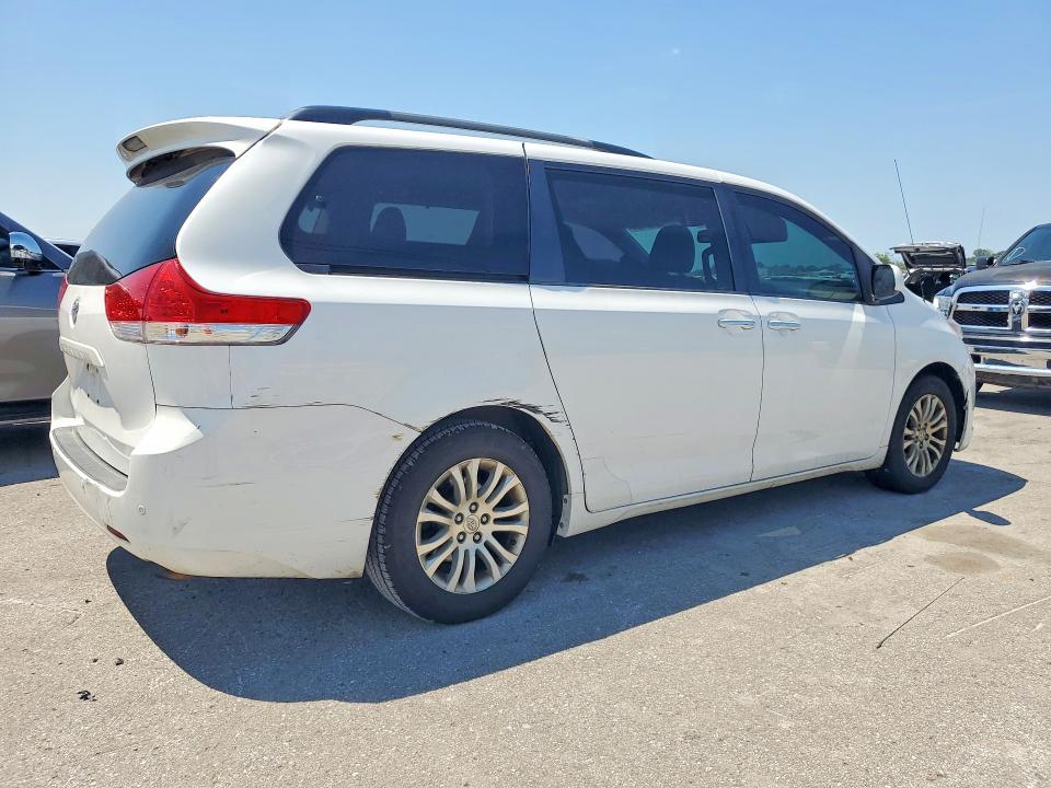 2013 Toyota Sienna მანქანა იყიდება აუქციონზე, vin: 5TDYK3DC7DS320616, აუქციონის ნომერი: 62471186