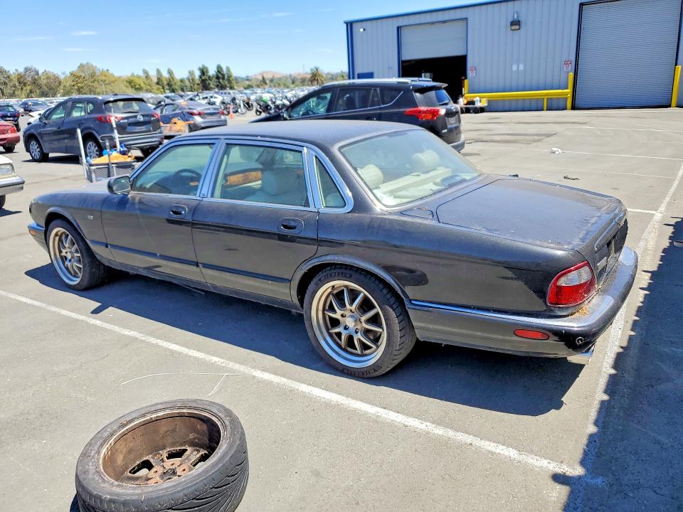 60274346 :رقم المزاد ، SAJDA15B32MF42532 vin ، 2002 Jaguar Xjr مزاد بيع