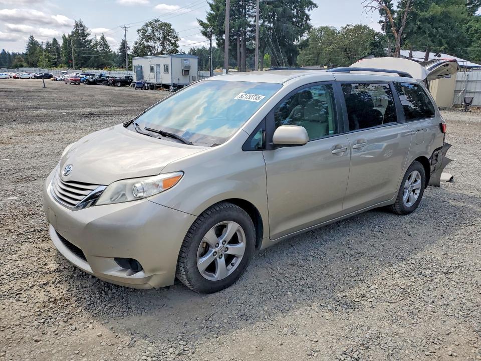Продажа на аукционе авто 2017 Toyota Sienna, vin: 5TDKZ3DC2HS799745, номер лота: 62120736