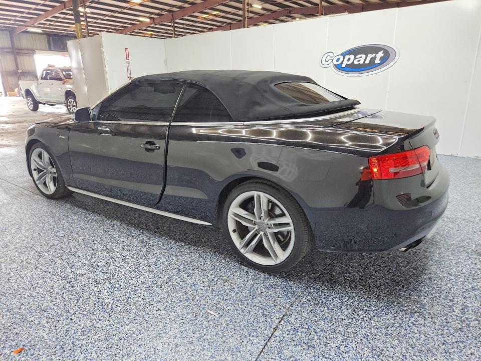 60175136 :رقم المزاد ، WAUVGAFH5BN021675 vin ، 2011 Audi S5 مزاد بيع