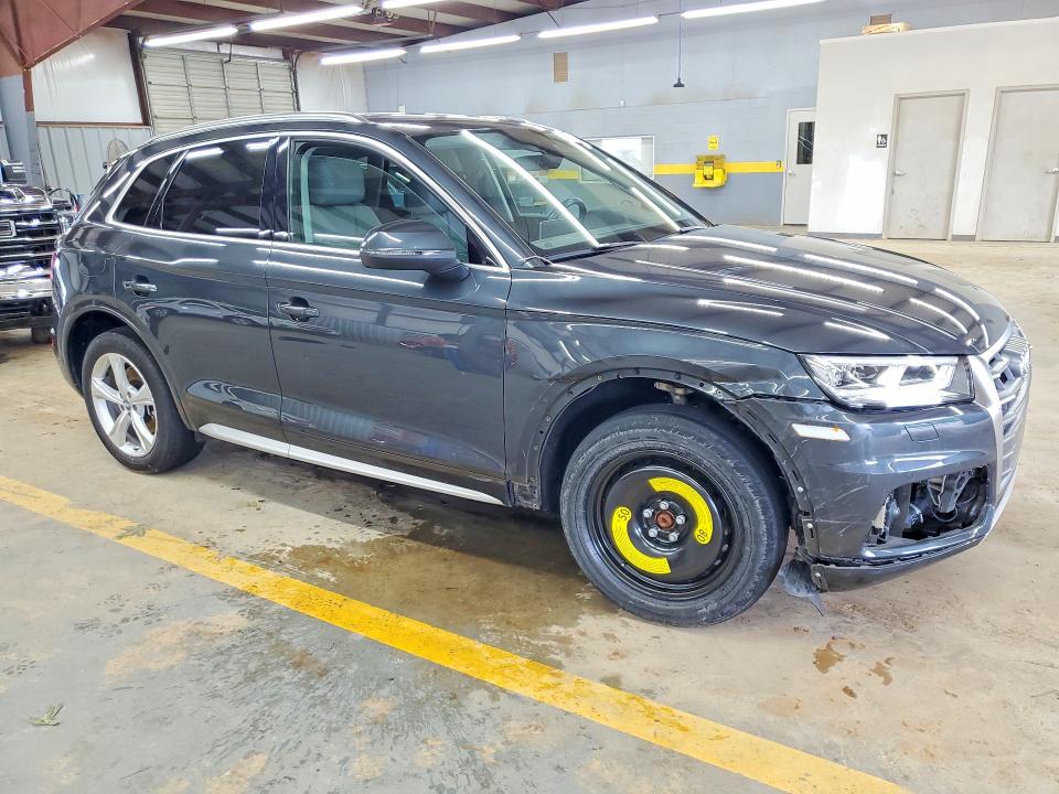 60931446 :رقم المزاد ، WA1BNAFY5L2000866 vin ، 2020 Audi Q5 مزاد بيع