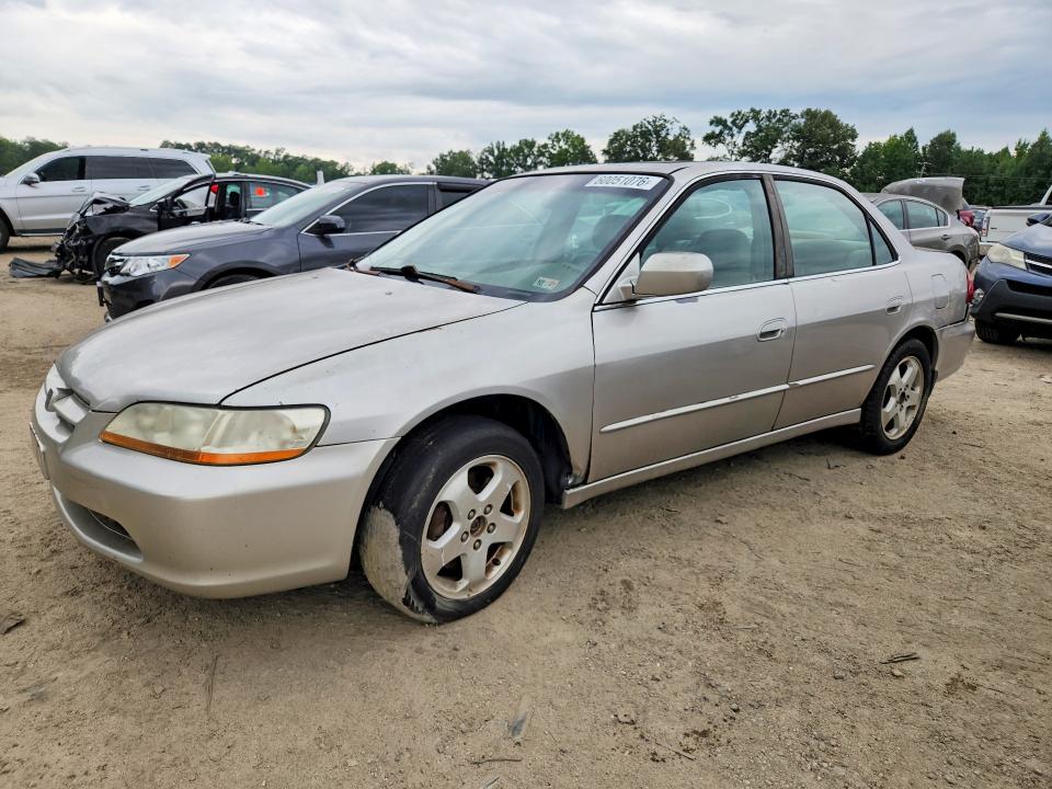 1999 Honda Accord მანქანა იყიდება აუქციონზე, vin: 1HGCG1650XA056706, აუქციონის ნომერი: 60051076
