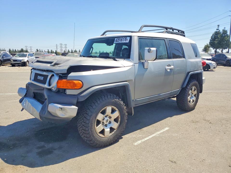 Auction sale of the 2010 Toyota Fj Cruiser, vin: JTEBU4BF2AK093594, lot number: 62916176