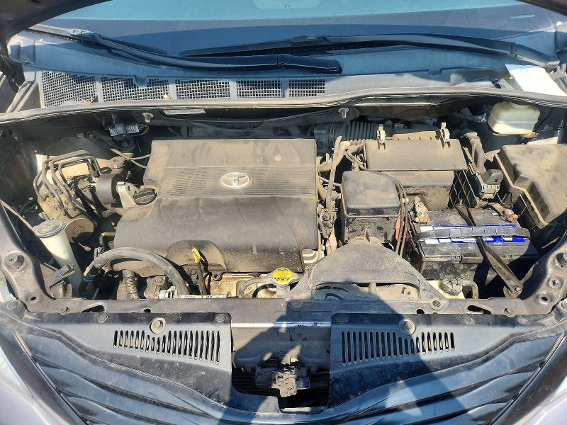 2015 Toyota Sienna მანქანა იყიდება აუქციონზე, vin: 5TDZK3DCXFS622697, აუქციონის ნომერი: 60566426