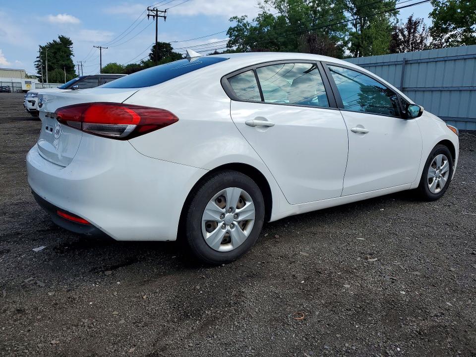2017 Kia Forte მანქანა იყიდება აუქციონზე, vin: 3KPFK4A79HE150795, აუქციონის ნომერი: 63643896