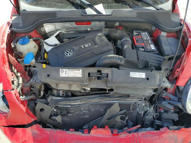 2015 Volkswagen Beetle მანქანა იყიდება აუქციონზე, vin: 3VW517AT8FM802951, აუქციონის ნომერი: 59701446